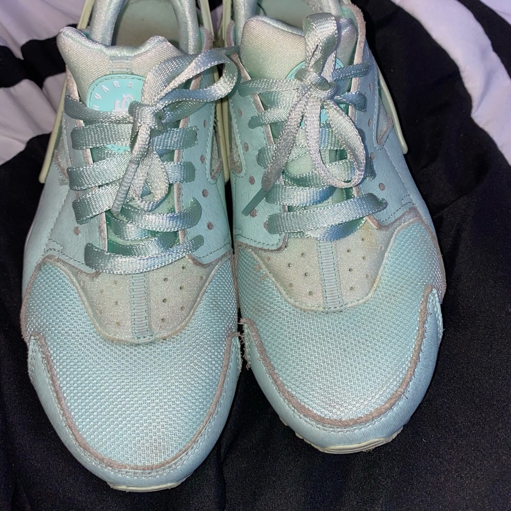Nike Women’s huaraches!
